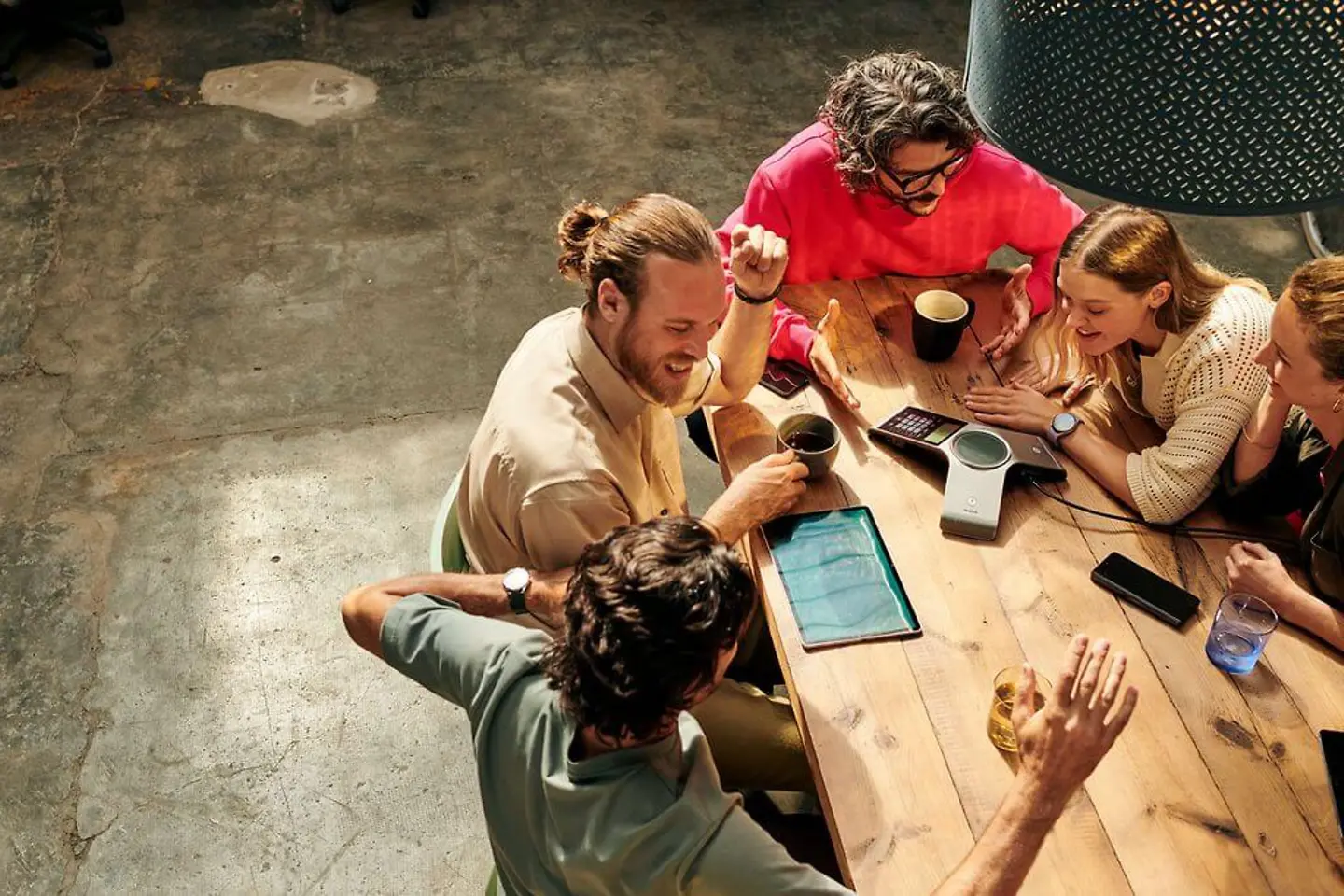 Empleados de recursos humanos en una reunión